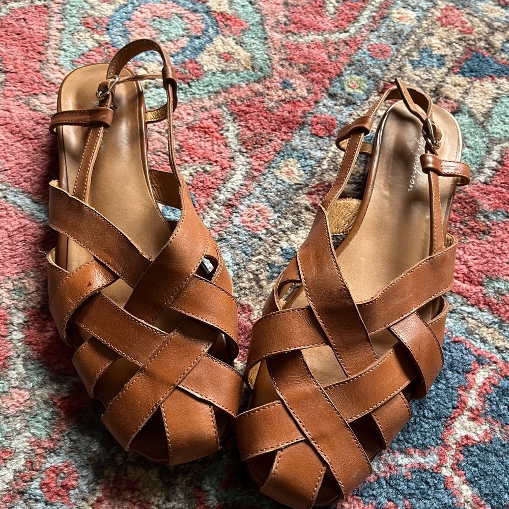Feminine Brown Leather fisherman’s Sandals, women size 9
